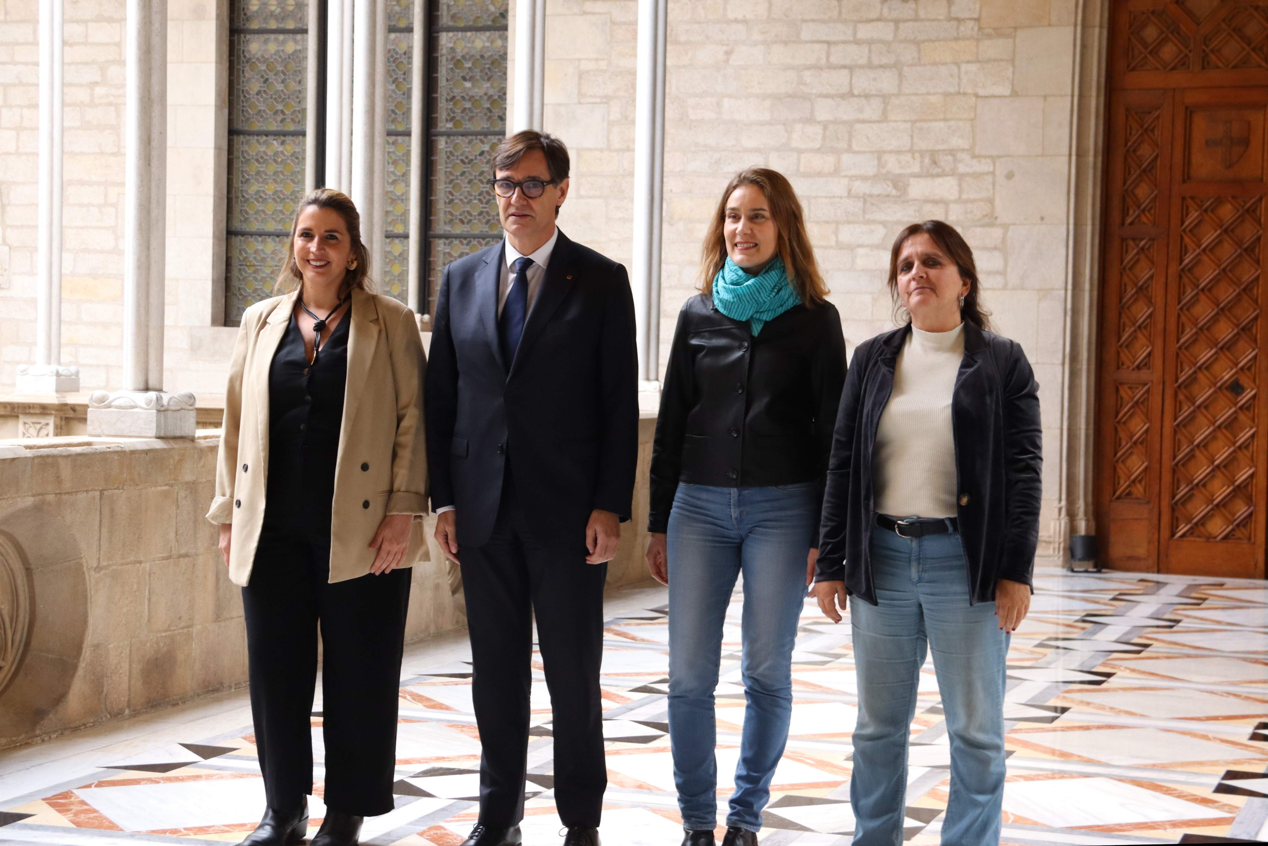 Illa y Comuns se reúnen para evaluar cómo progresan sus negociaciones