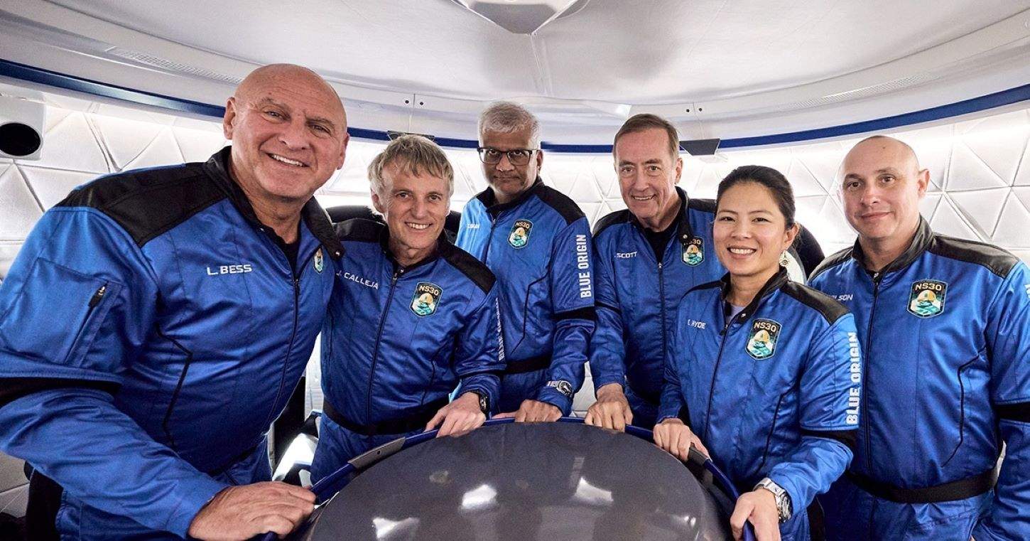 Tripulació a bord del coet New Shepard de l'empresa Blue Origin Tripulació a bord del coet New Shepard de l'empresa Blue Origin