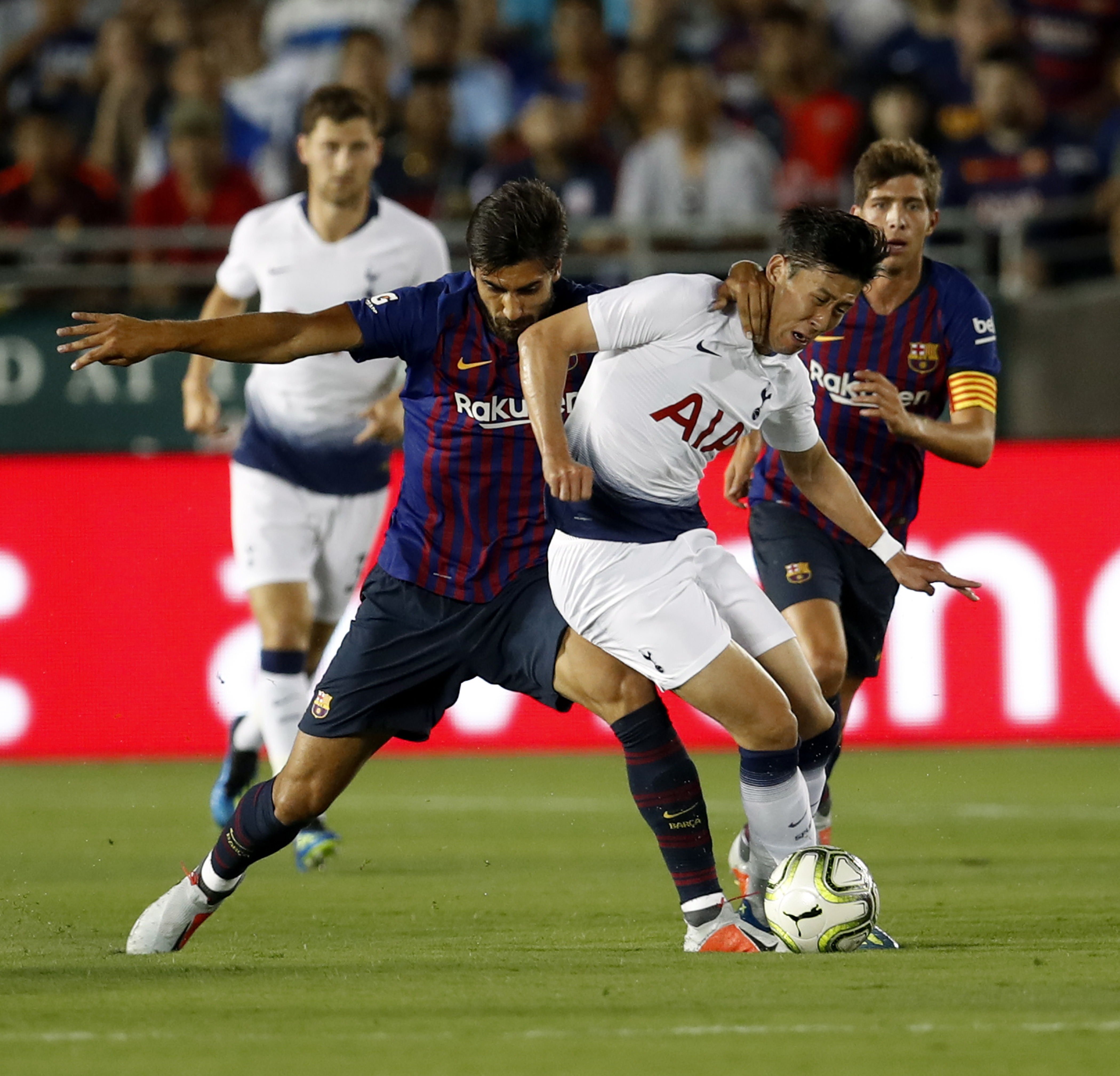 André Gomes, dos mesos de baixa per lesió