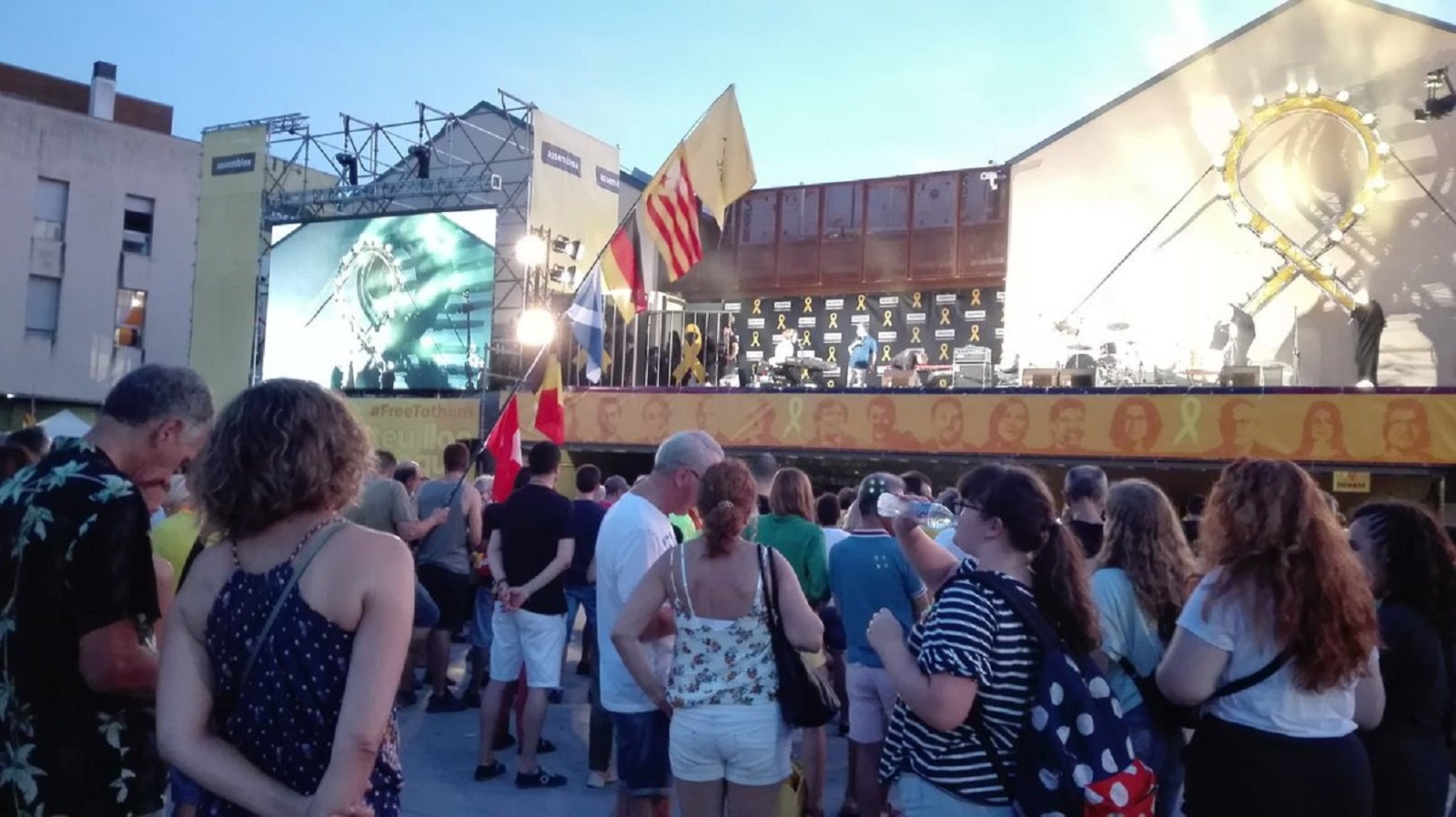 L'emotiu 'Cant dels indignats' dedicat a Puigdemont