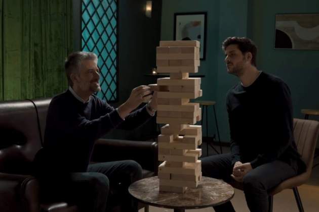 Toni Cruanyes i Roger Escapa jugant al Jenga 3Cat2