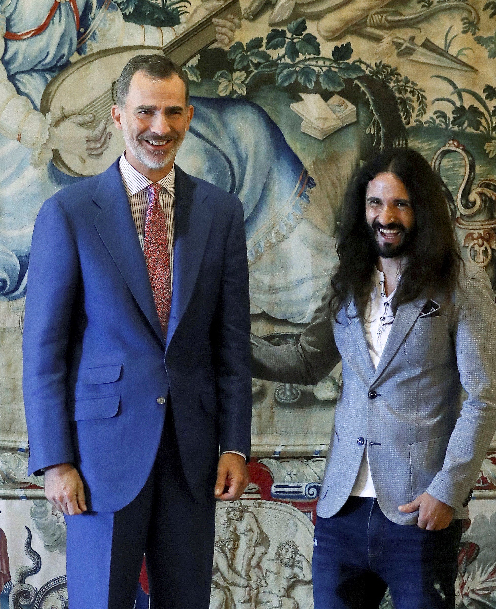 Felipe VI, now prepared to talk with pro-independence parties