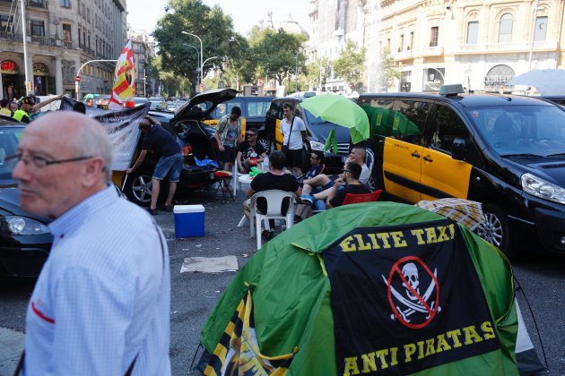 taxistas acampados Barcelona. Sergi Alcázar