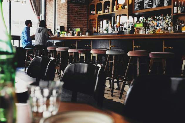 Restaurant amb amics / Foto: Unsplash Restaurant amb amics / Foto: Unsplash
