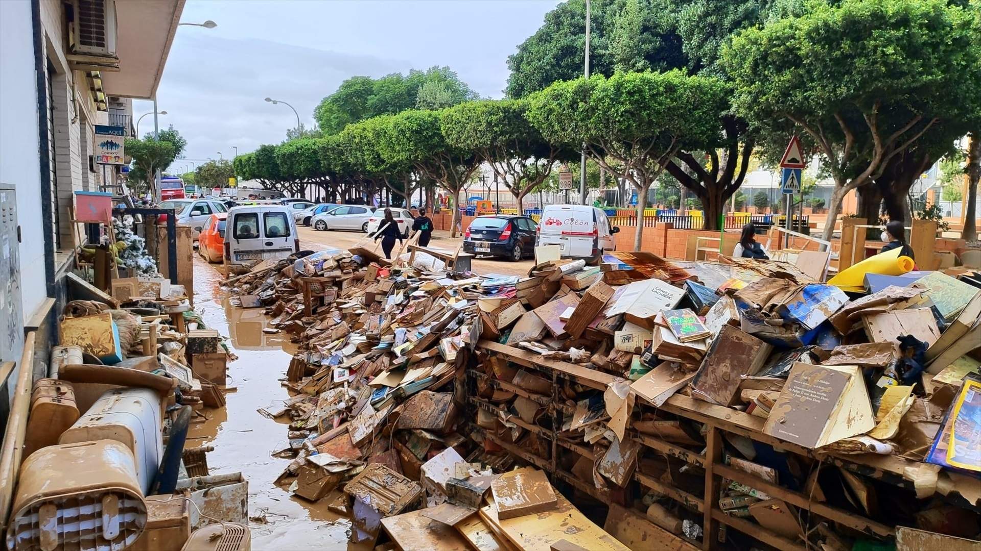 La força del llibre valencià després de la DANA: "El sector ha estat molt més a l'altura que les institucions"