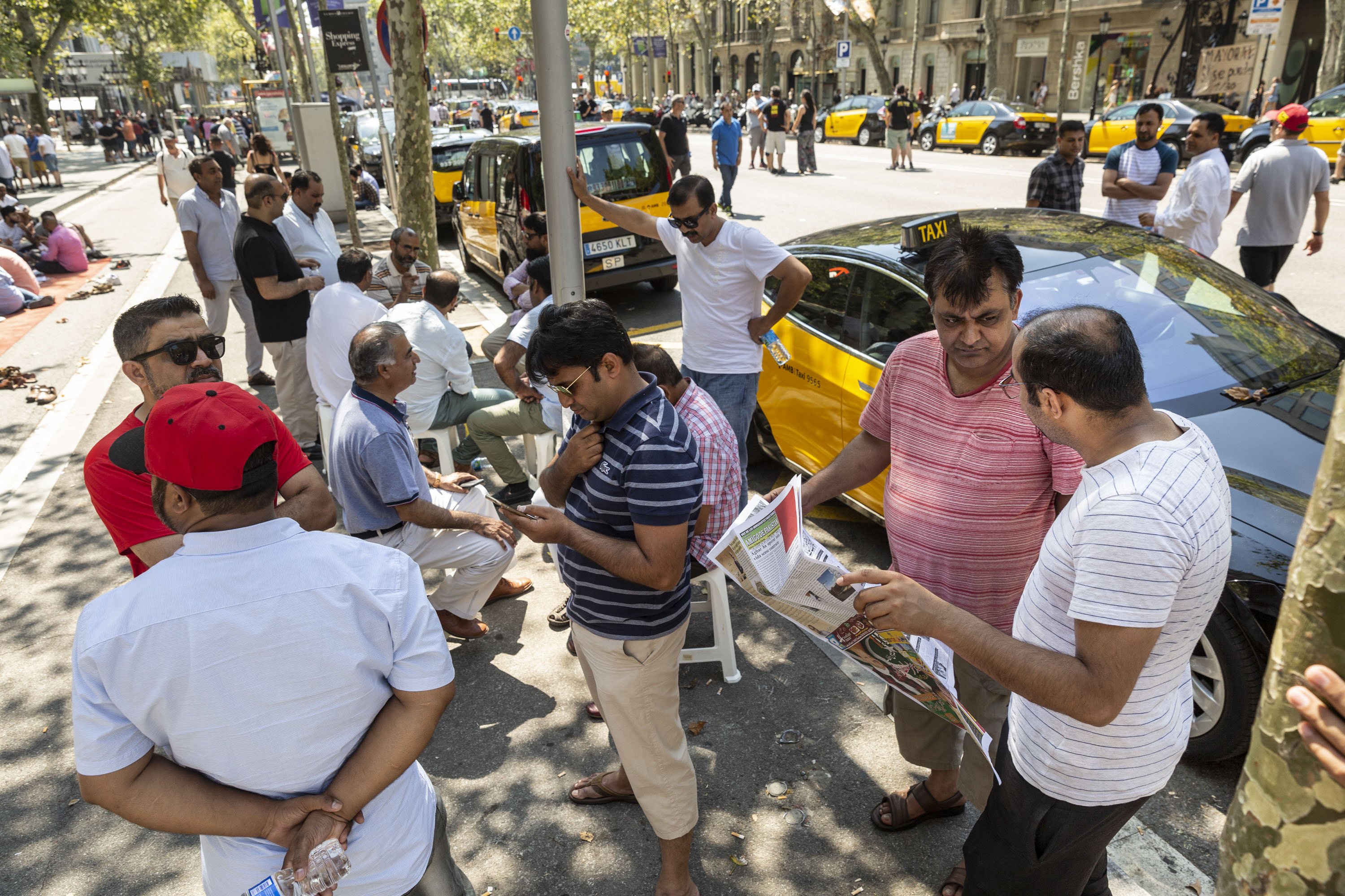 Sin acuerdo: los taxistas mantienen la huelga