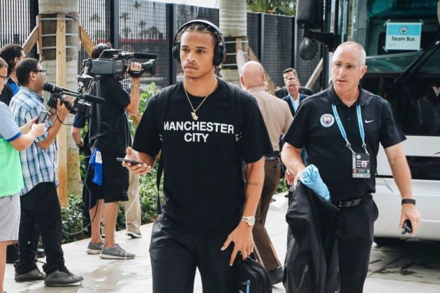 Leroy Sané Manchester City pantalons Twitter Sané