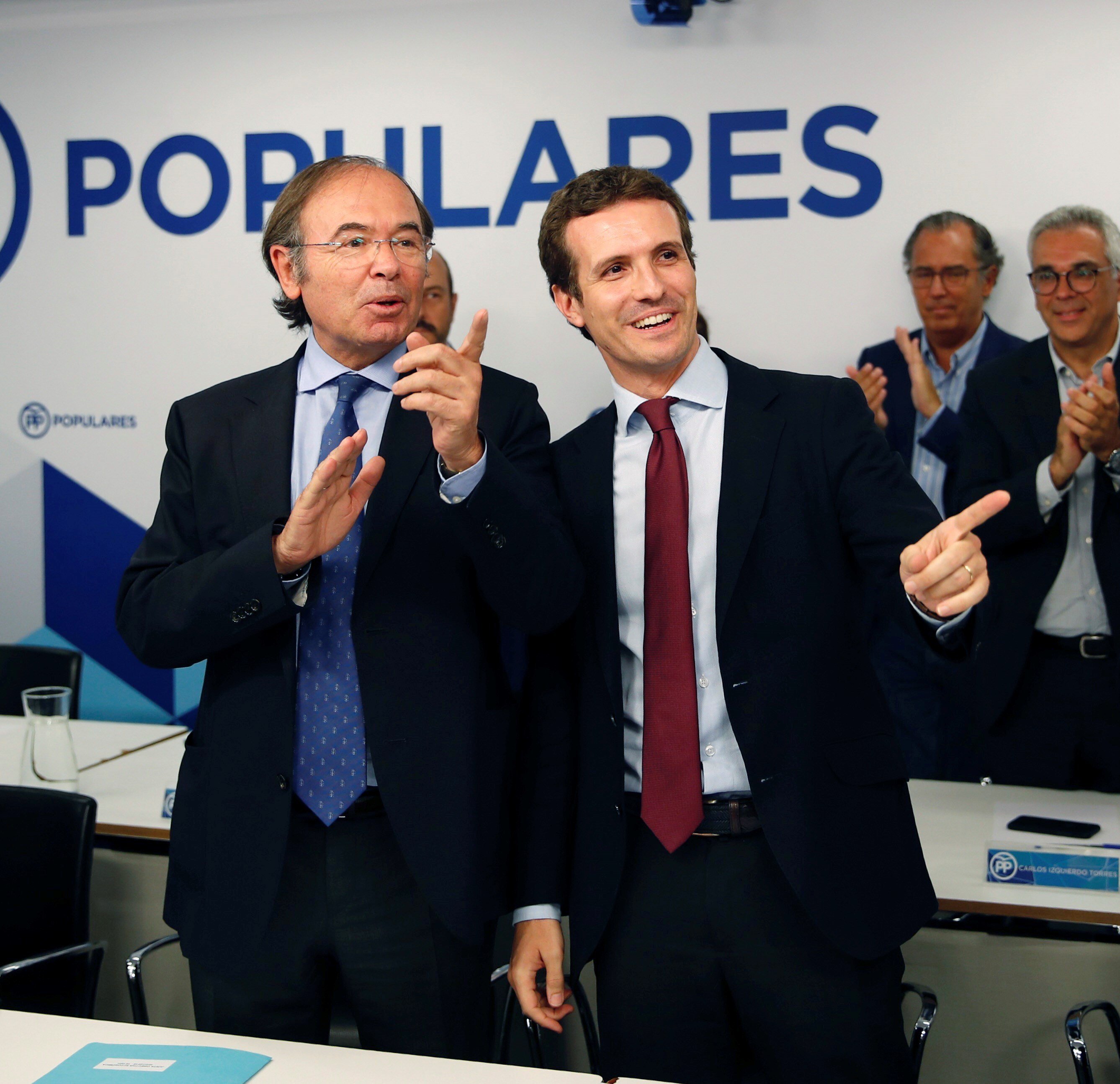 Troben ara per sorpresa una capsa de documentació del màster de Casado