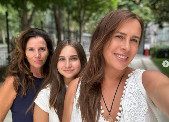 Marisa y Karla y en medio la hija de la pareja, Ig Marisa y Karla y en medio la hija de la pareja, Ig