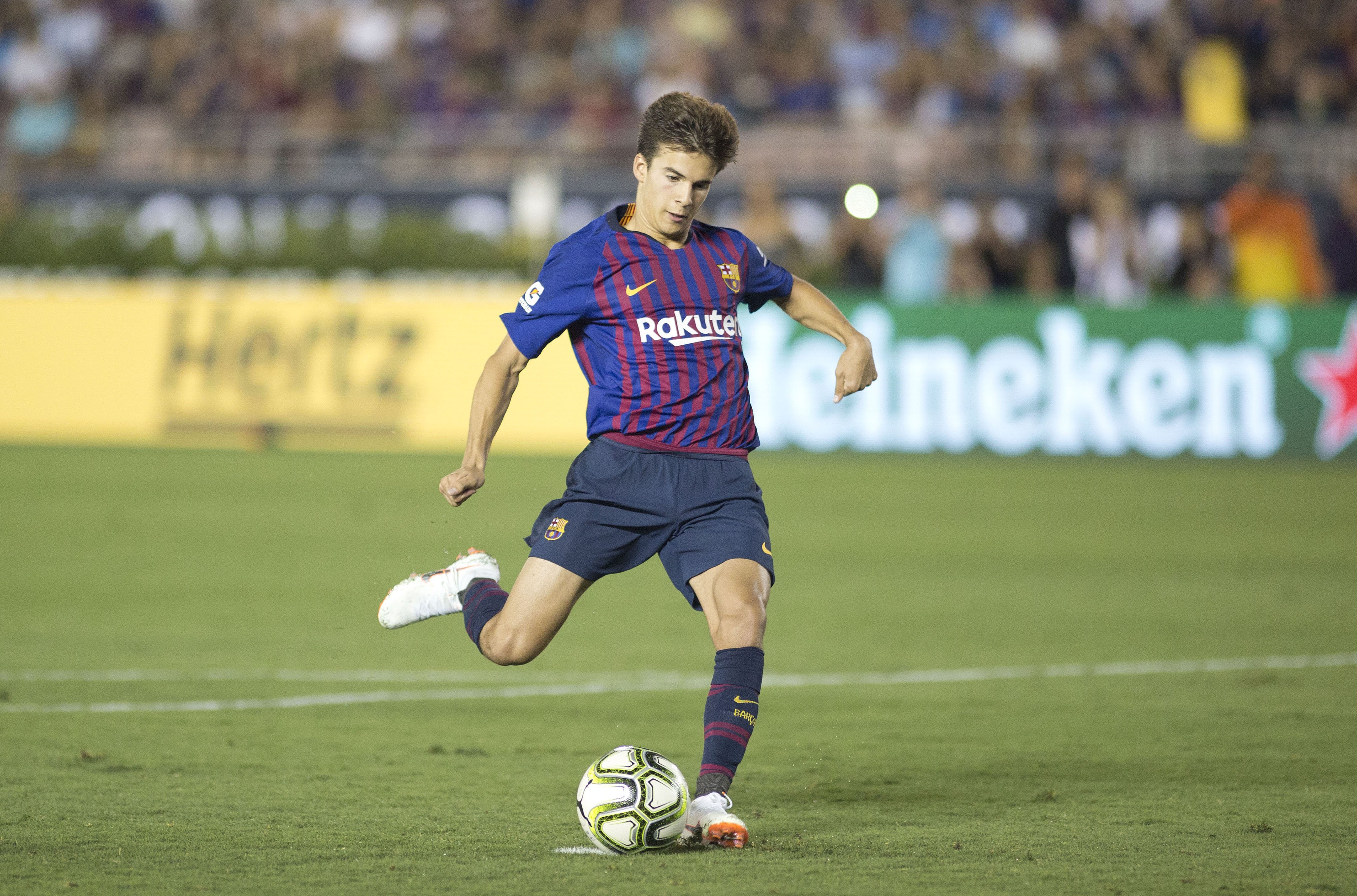 Riqui Puig, Javi Puado y Pere Milla, las últimas sorpresas de Catalunya