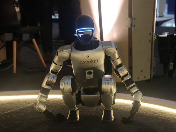 Robot humanoide en el MWC 2025 | ACN Robot humanoide en el MWC 2025 | ACN