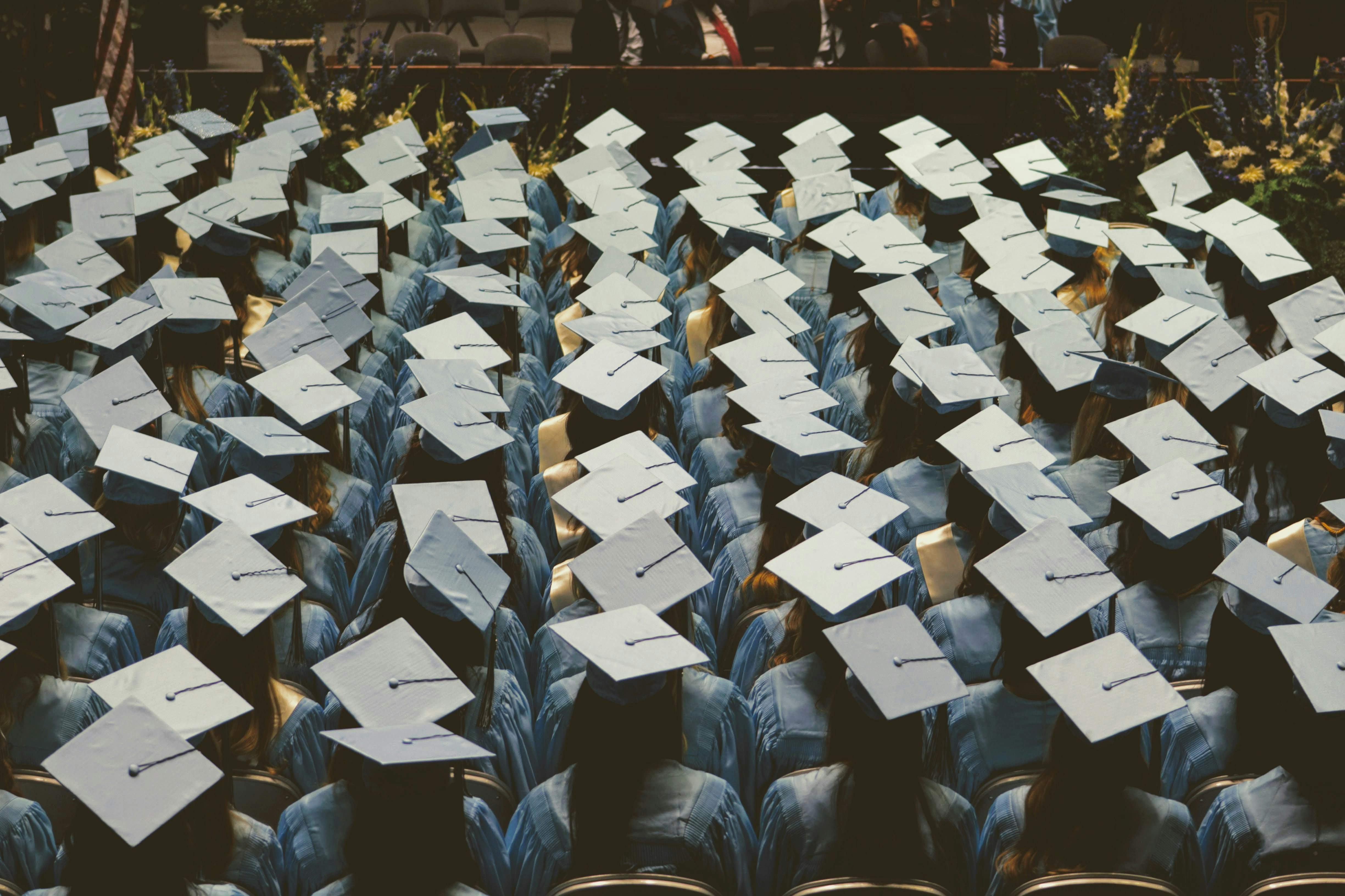 Quant cobren els joves de mitjana quatre anys després de sortir de la universitat?