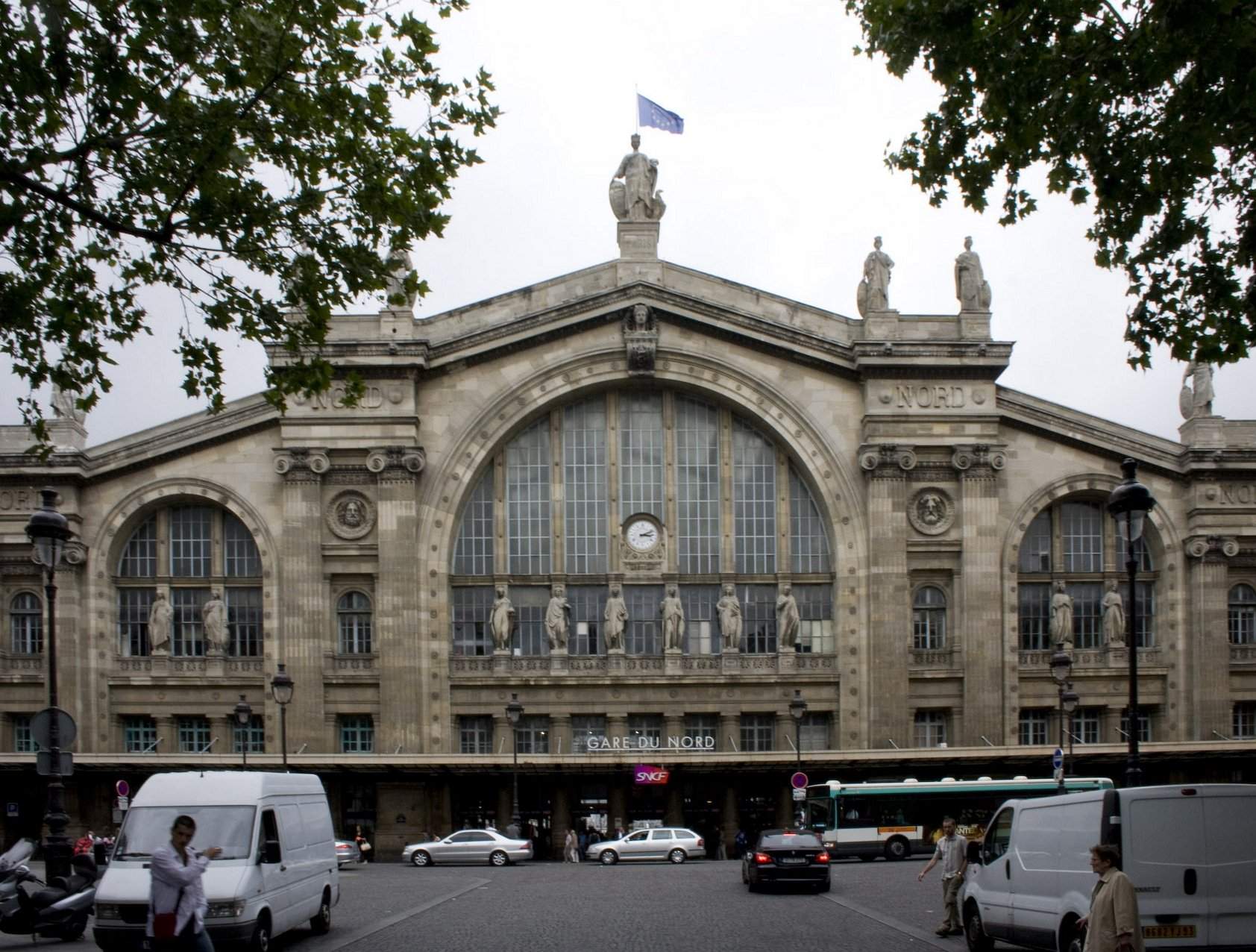 Paralizada la circulación de trenes en la mayor estación de París por una bomba de la Segunda Guerra Mundial