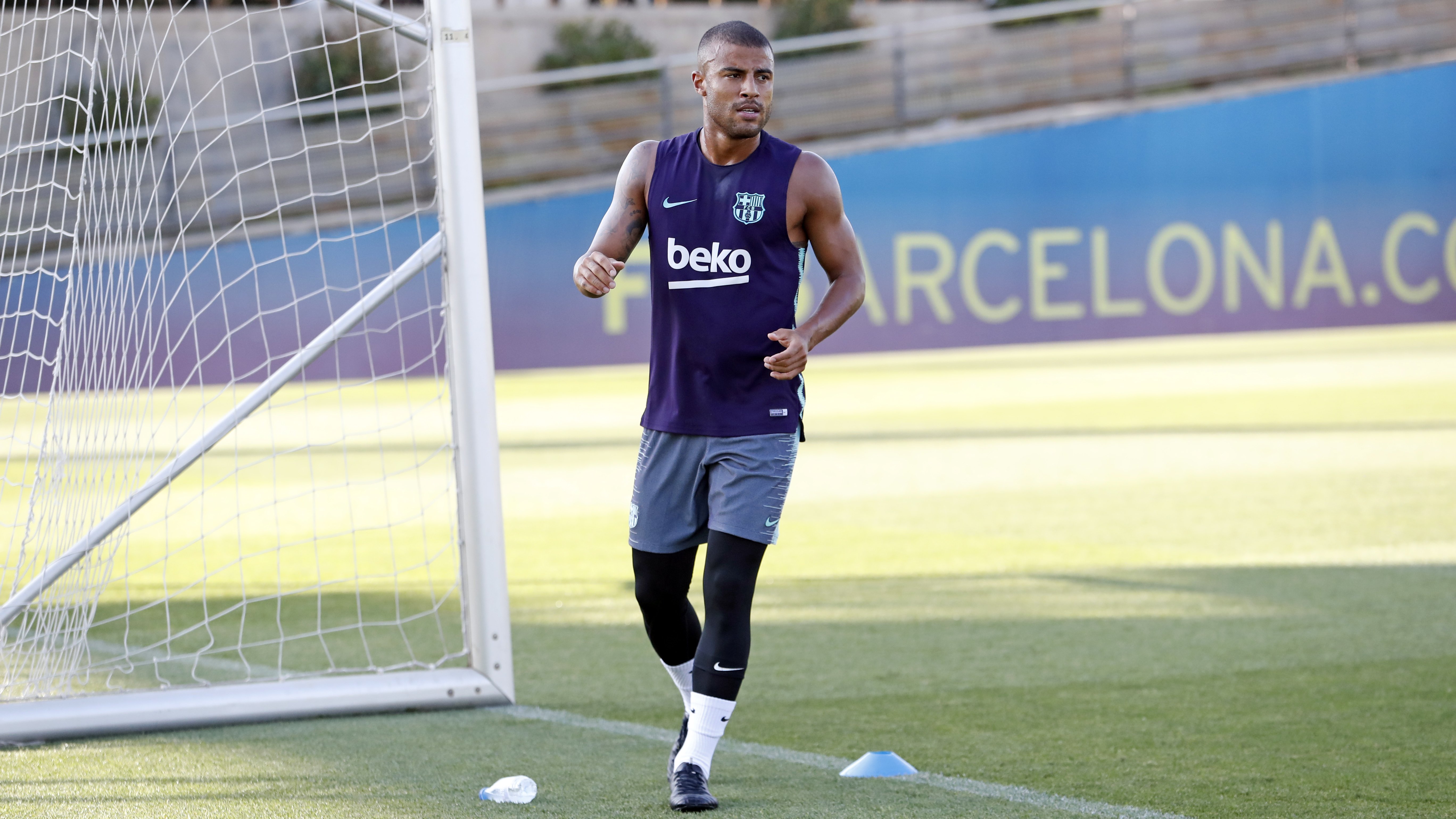 Rafinha és operat amb èxit i es perd tota la temporada