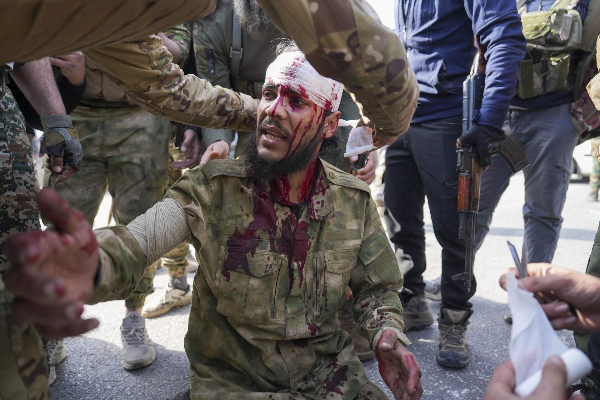 La violencia revive en Siria con la muerte de centenares de personas "ejecutadas a sangre fría"