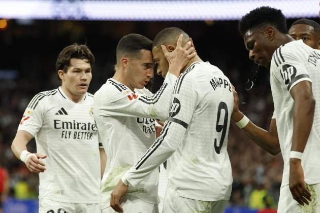 El Reial Madrid celebra el gol del Rayo Vallecano / Foto: EFE El Reial Madrid celebra el gol del Rayo Vallecano / Foto: EFE