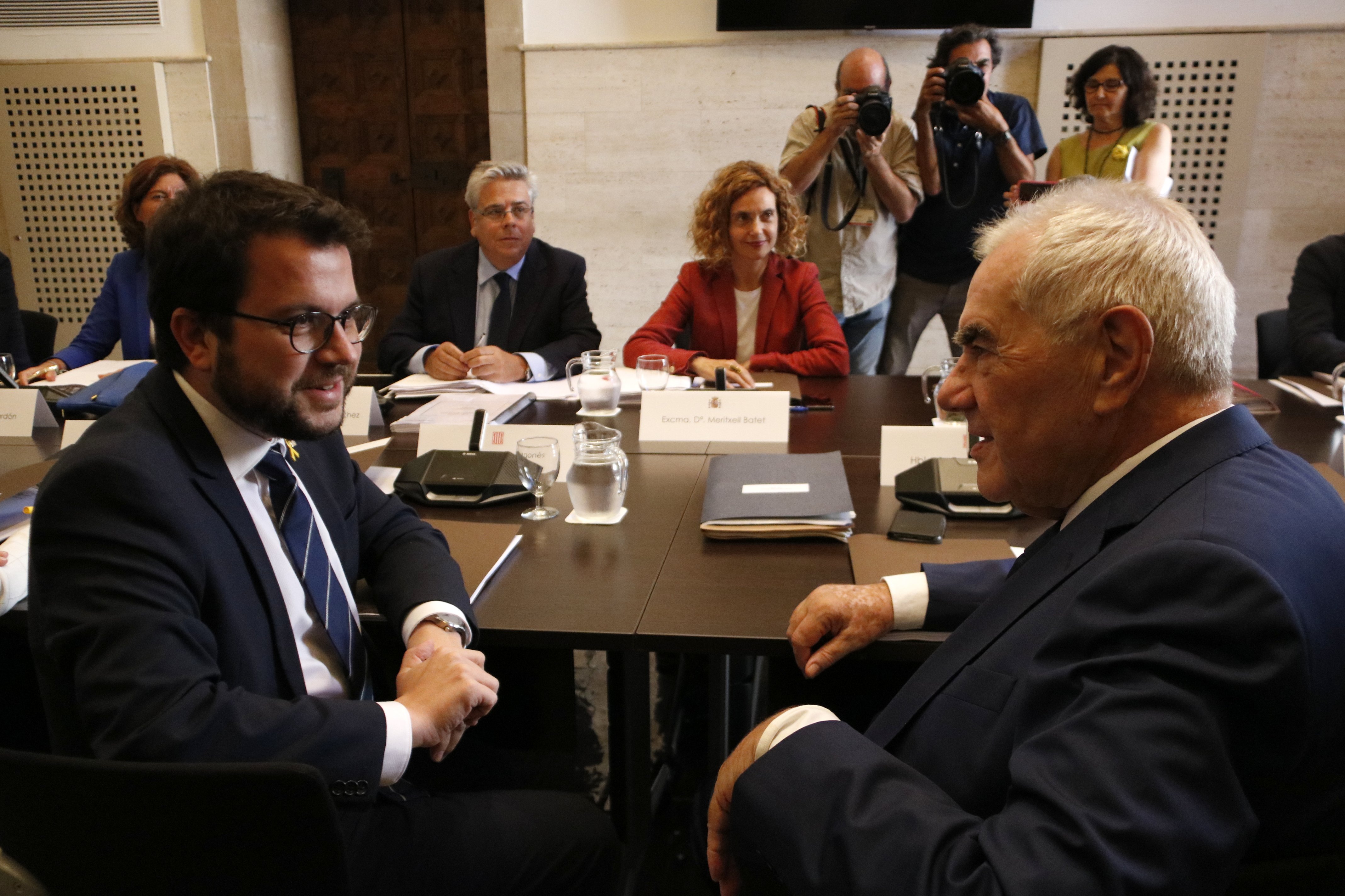 La bilateral, una confabulación entre PSOE y Govern para hundir al PP (según la prensa española)