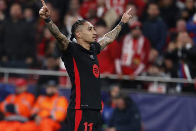 Raphinha celebrant el seu gol en el Benfica - Barça / Foto: Europa Press Raphinha celebrant el seu gol en el Benfica - Barça / Foto: Europa Press