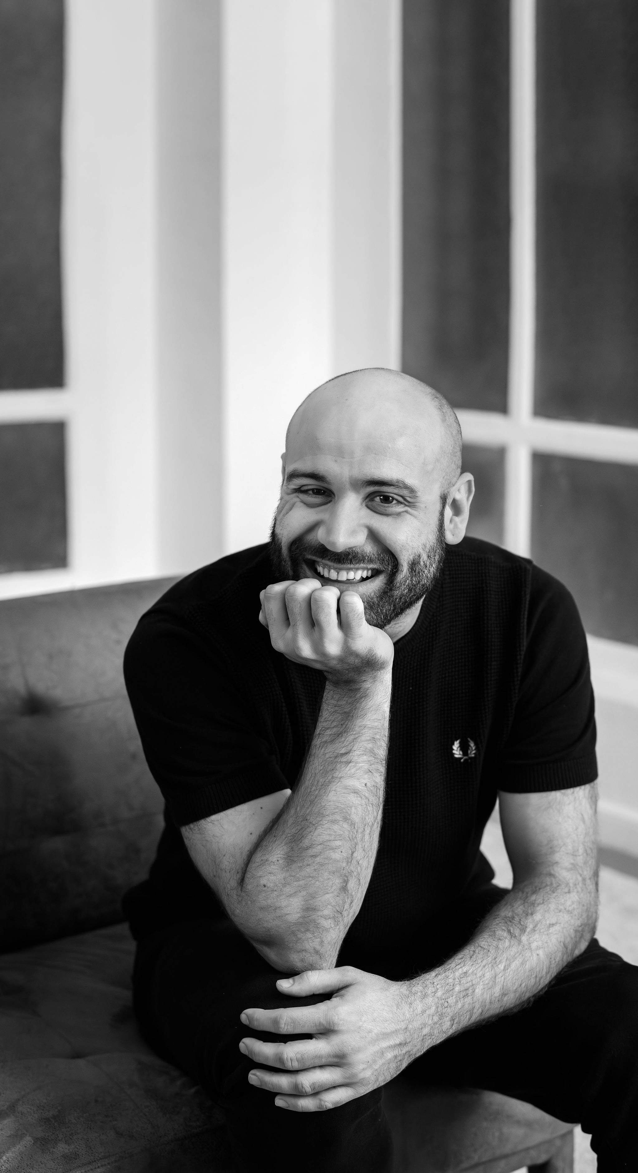 Manel Vidal, de 'La sotana': lee en exclusiva el primer capítulo de su nuevo libro 'La passada a l'espai'