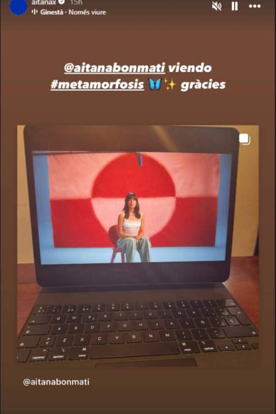 Aitana Bonmatí mirando docuaitana Instagram Aitana Bonmatí mirando docuaitana Instagram