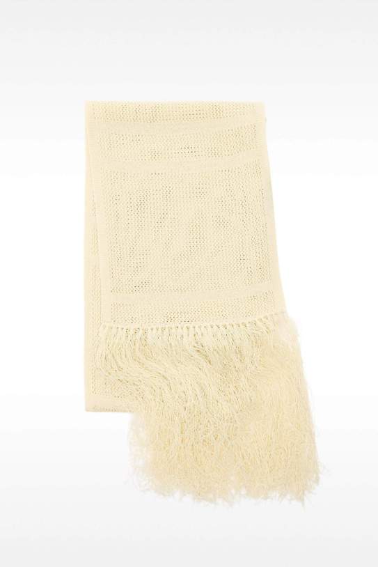 Pañuelo con flecos Pañuelo con flecos