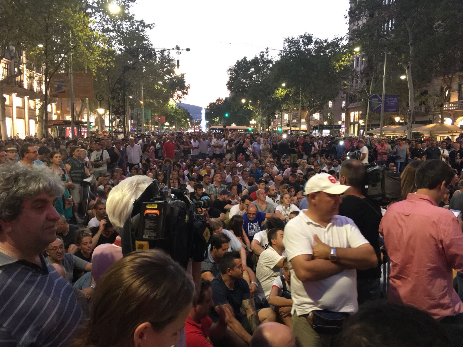 assemblea taxistes barcelona vaga Gisela Rodríguez