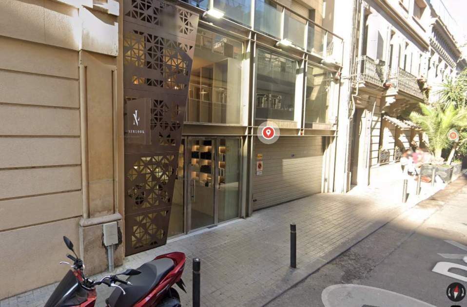 La perruqueria de Cristina Serra al Passatge de la Concepció 16, Google Maps La perruqueria de Cristina Serra al Passatge de la Concepció 16, Google Maps