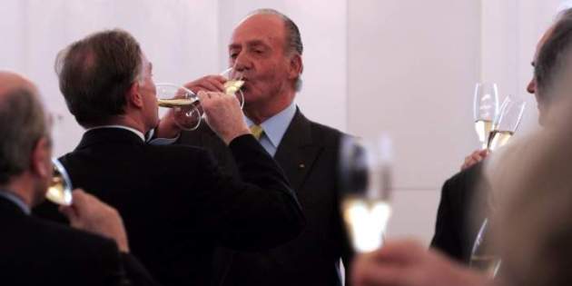 Juan Carlos, brindando Juan Carlos, brindando