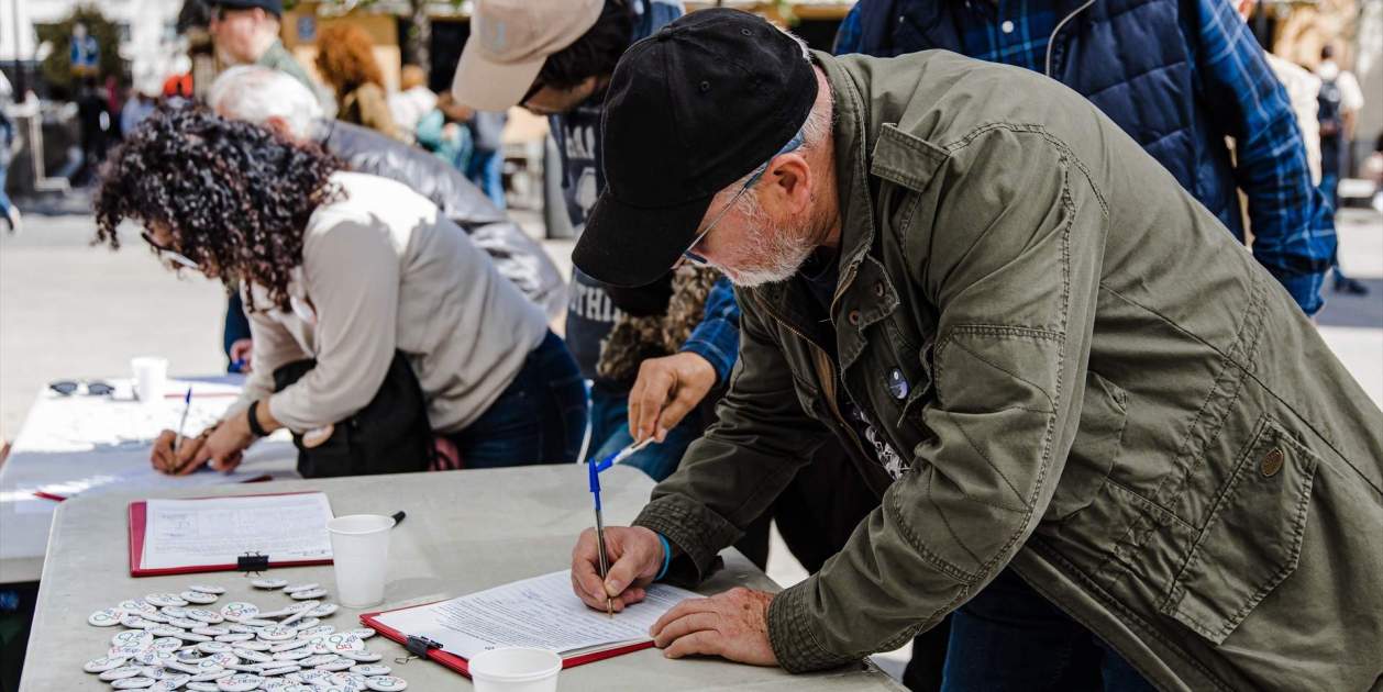 EuropaPress 5080458 varias personas asisten presentacion campana defensa pensionistas done va