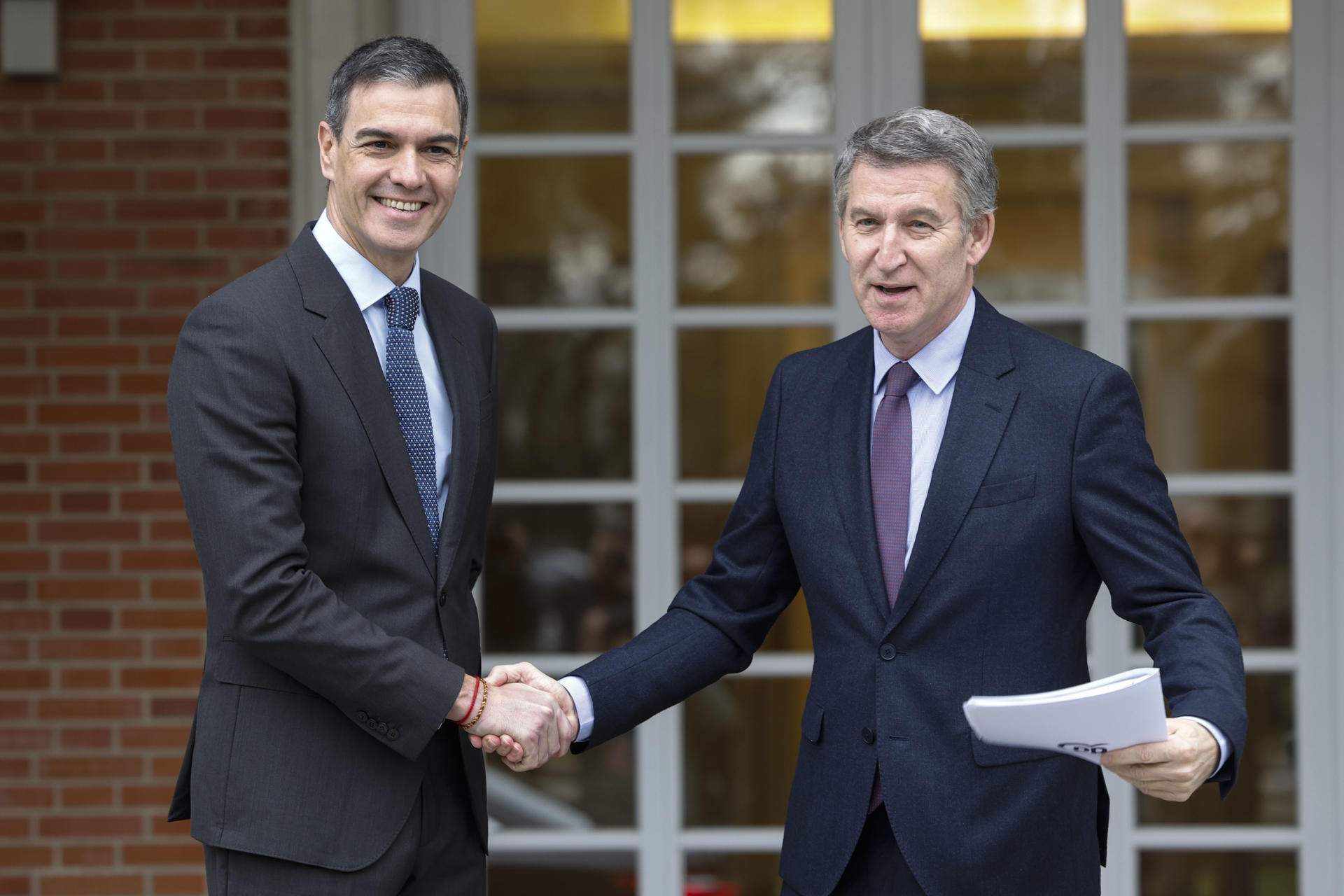 El PP puja tres punts al CIS i retalla la seva distància amb el PSOE en plena crisi per l’apagada