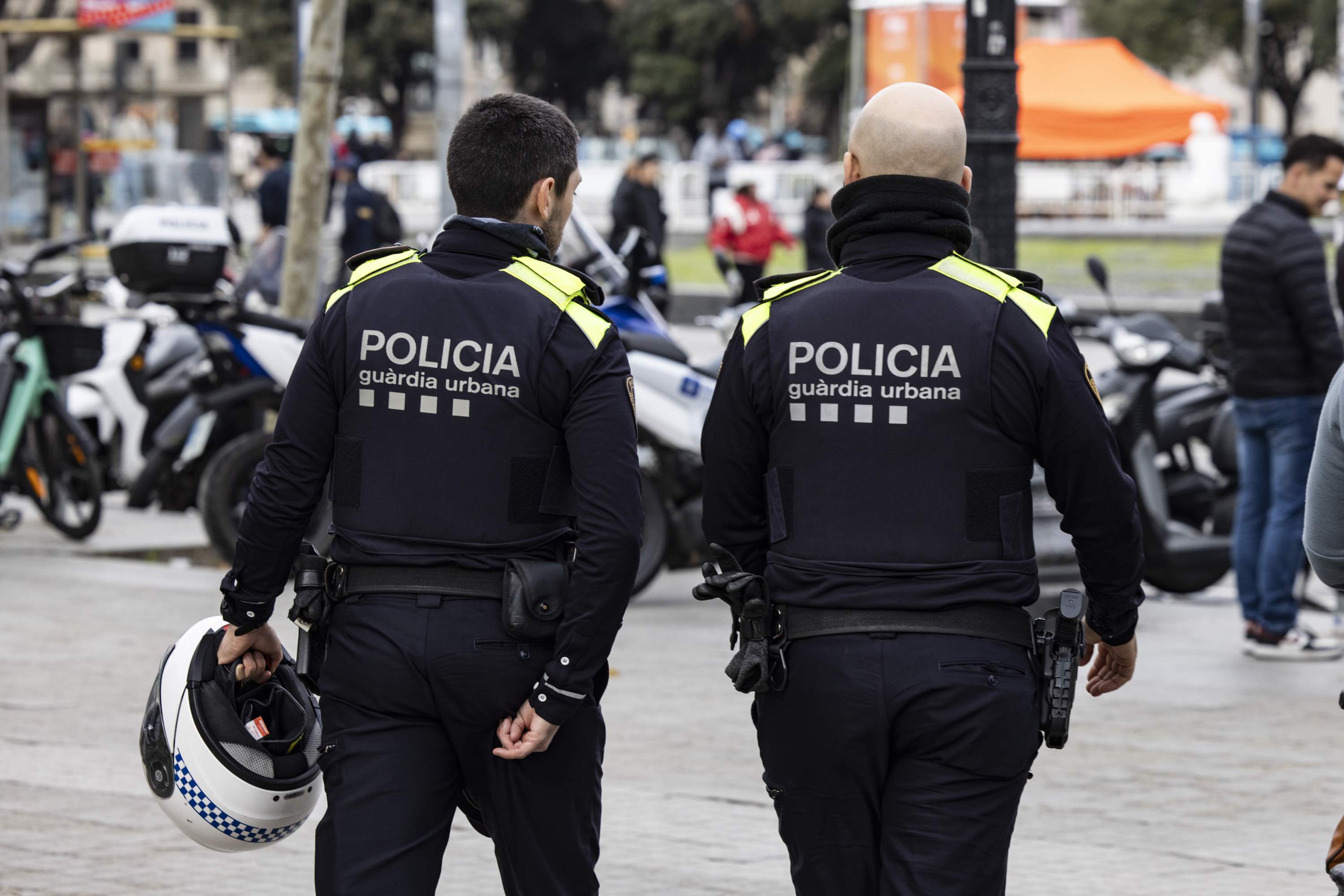 Ànims caldejats entre els guàrdies urbans de Barcelona davant les noves condicions de treball