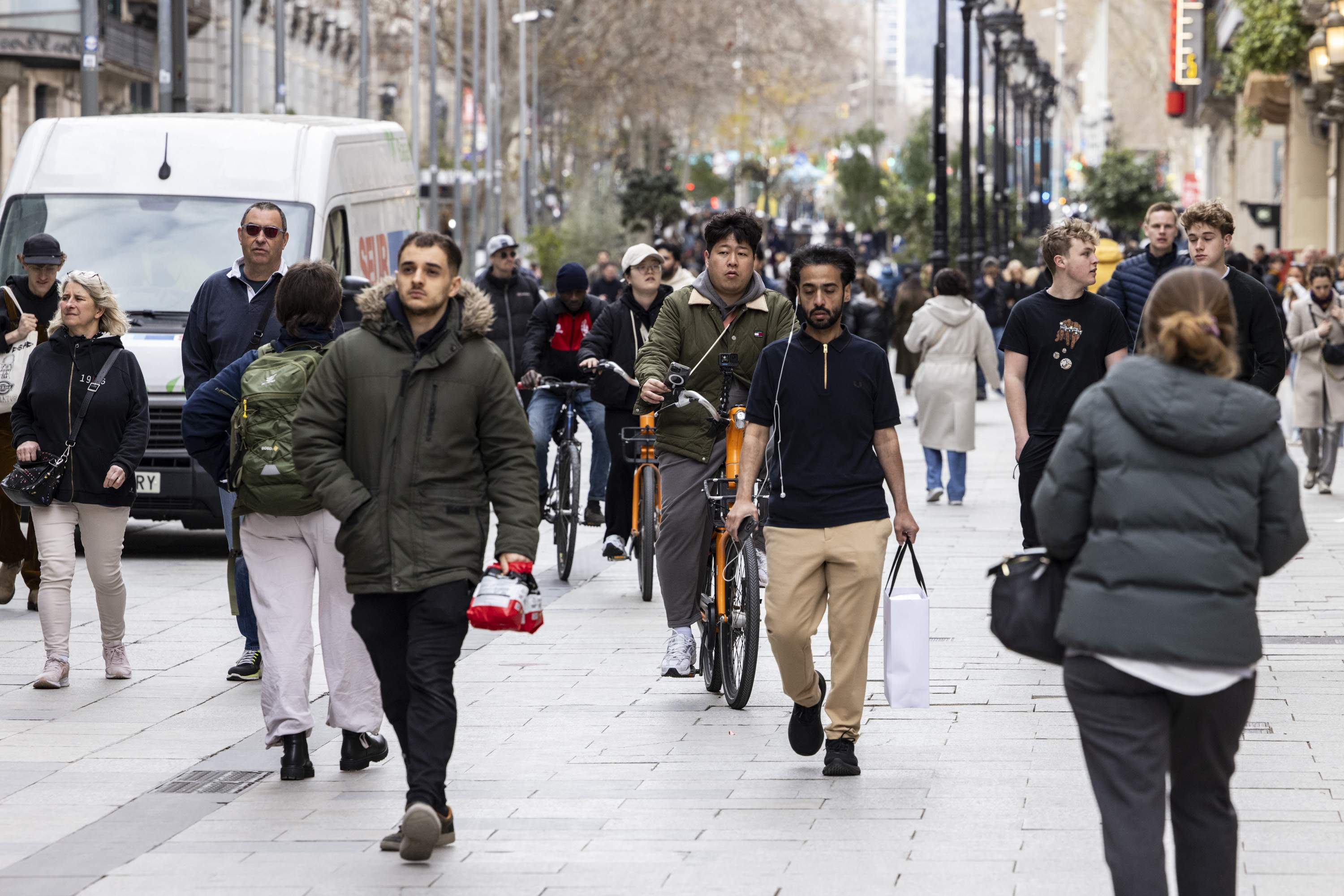 La població de la Unió Europea torna a créixer per quart any consecutiu, empesa per la immigració