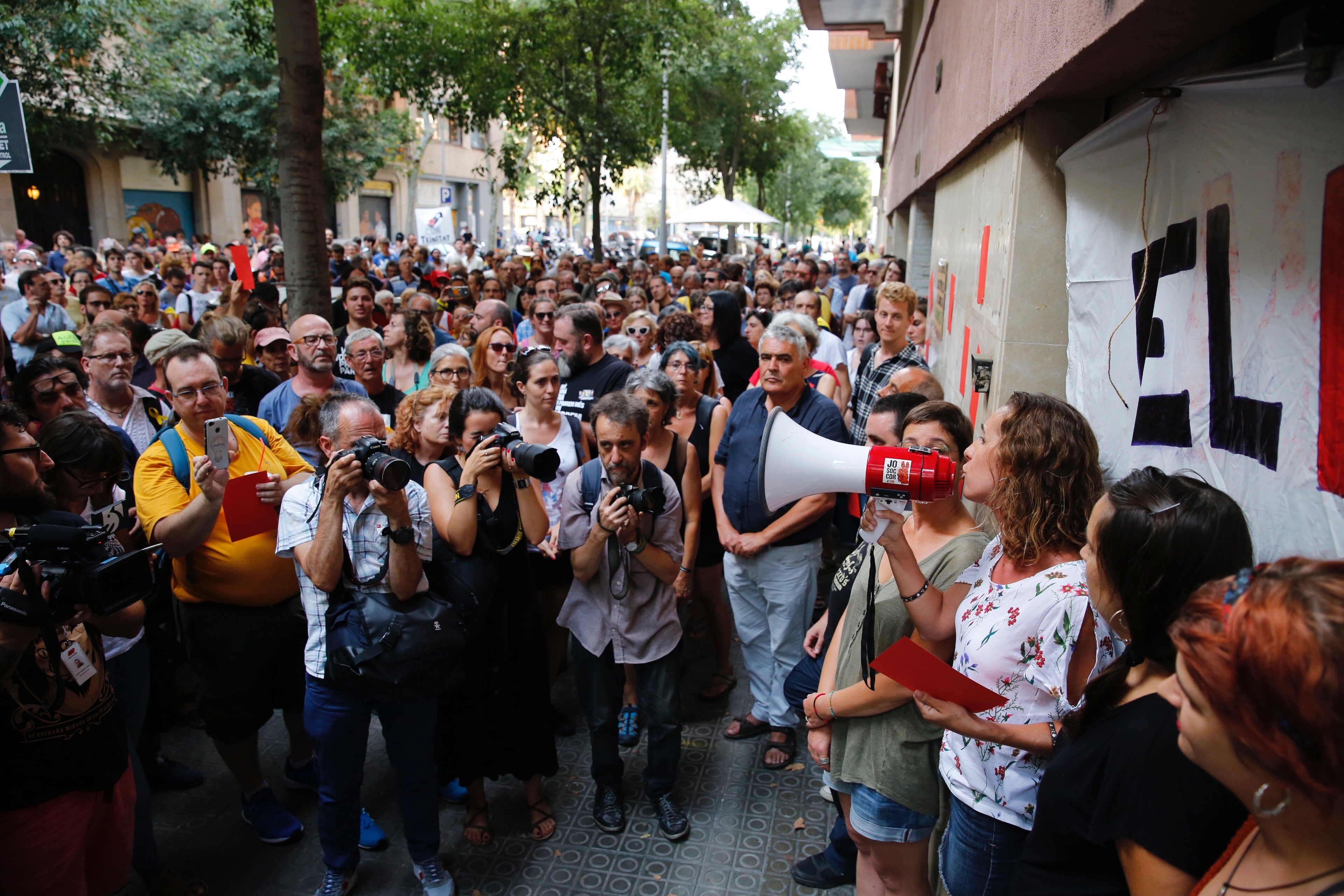 Diversos CDRs de Barcelona aposten per no manifestar-se contra el Rei el 17-A
