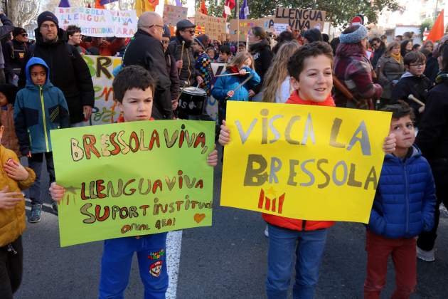 nens la bressola manifestació perpinya acn nens la bressola manifestació perpinya acn