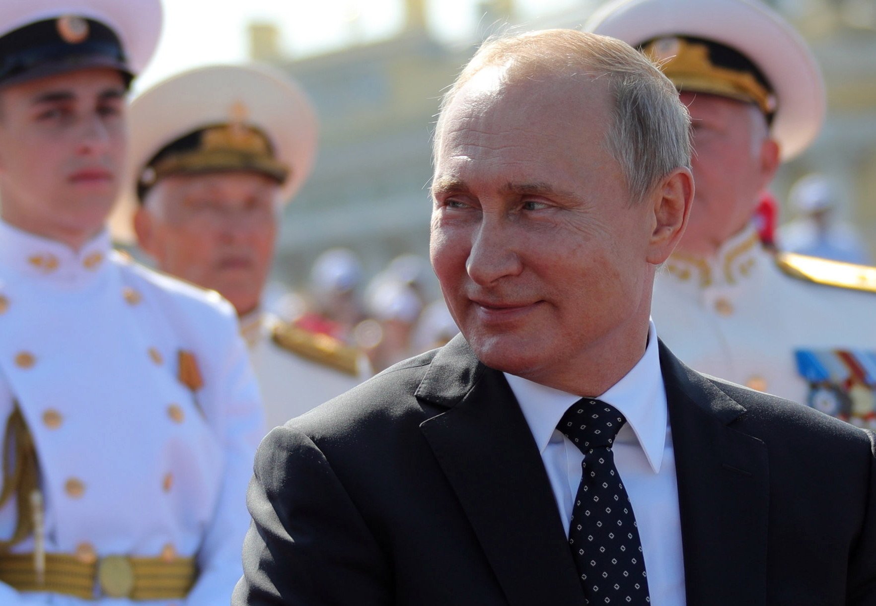 Rusia vaticina un mundo "más peligroso" si EE.UU. abandona el tratado nuclear