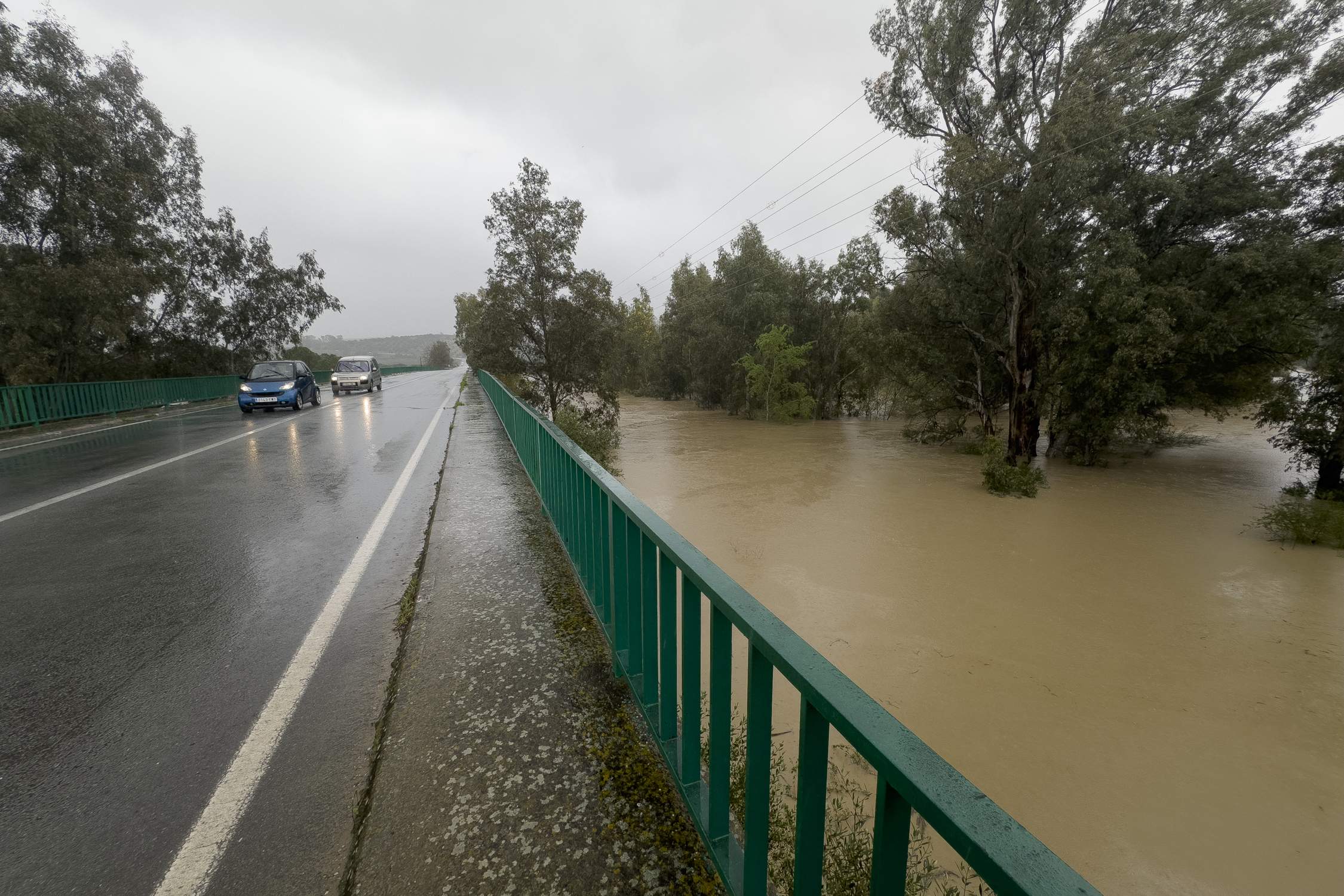Una mujer muerta y su marido desaparecido a causa de las fuertes lluvias en Andalucía