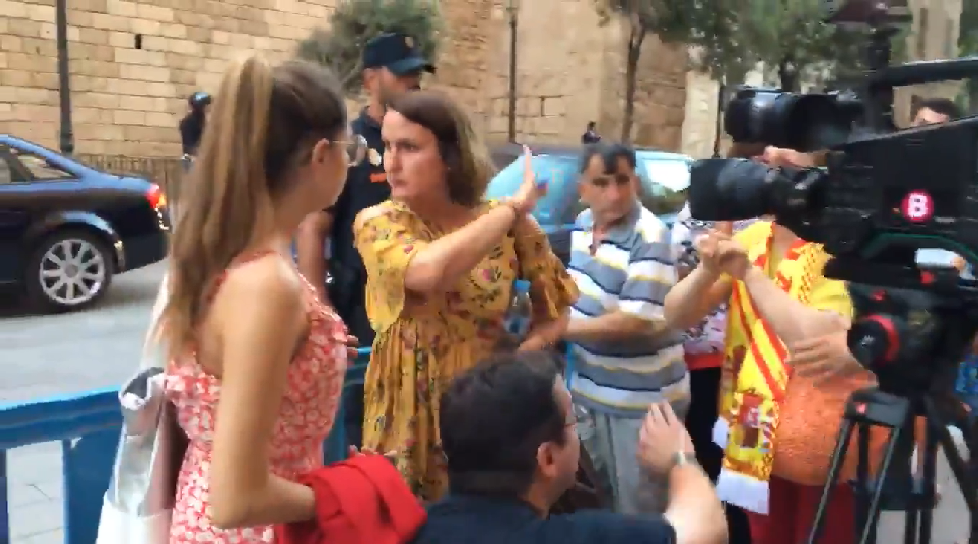 Españolistas boicotean un directo de IB3 sobre la recepción de los Reyes