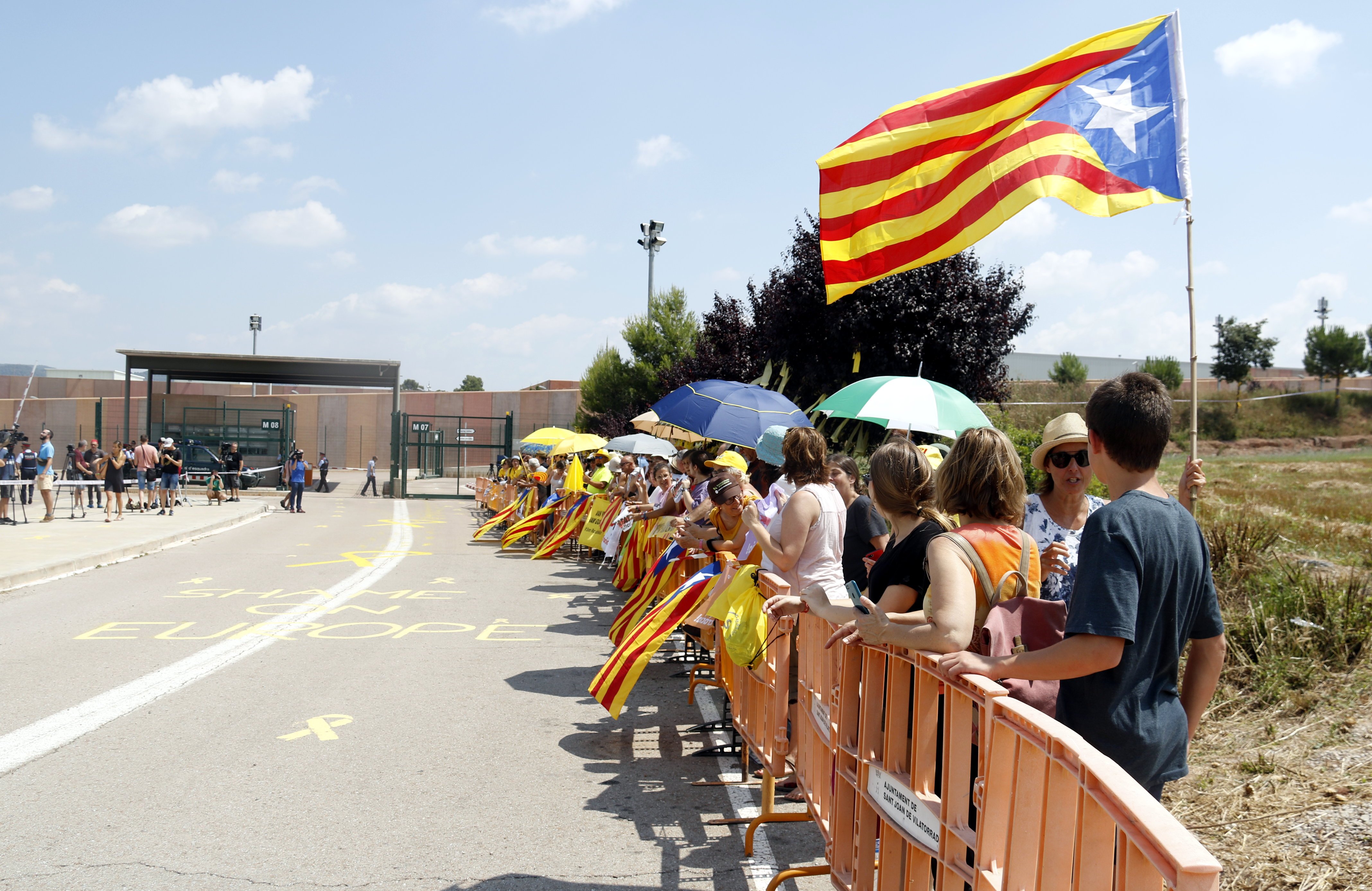 Forn agradece a Marina Rossell el concierto en Lledoners: "Nos hemos vuelto a sentir libres"