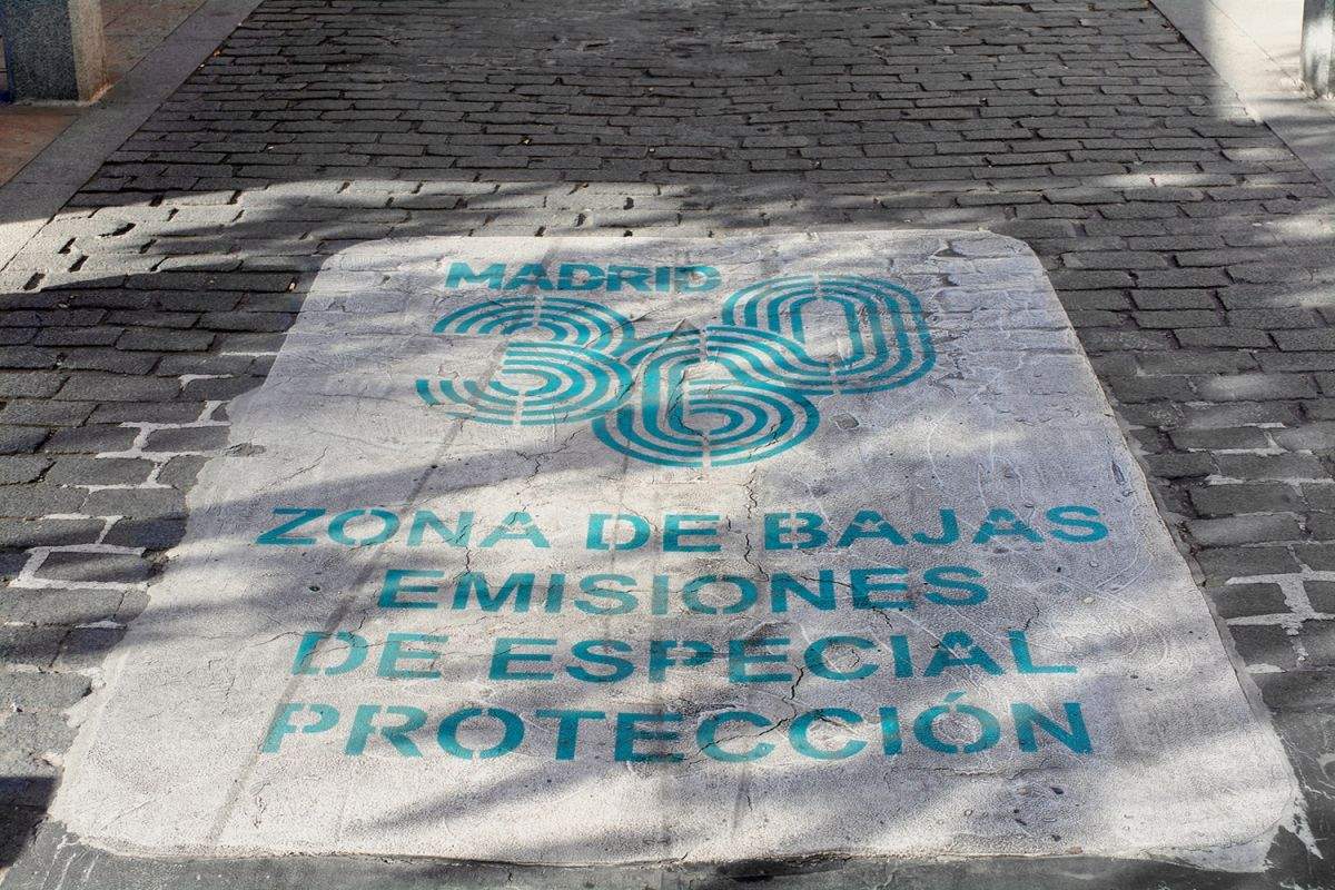 El transport públic o la distribució urbana de mercaderies claus per a l'èxit de les ZBE
