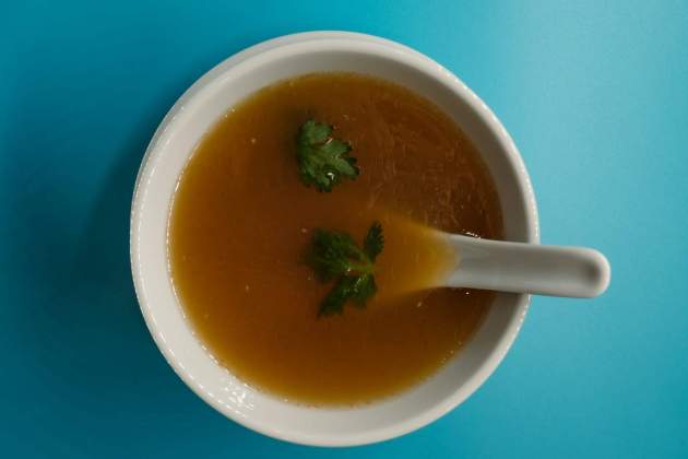Sopa japonesa preparada a partir de fermentació de soja / Foto: Unsplash Sopa japonesa preparada a partir de fermentació de soja / Foto: Unsplash