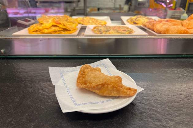 Cresta de tonyina Bar Ket Rosa Molinero Trias Cresta de tonyina Bar Ket Rosa Molinero Trias