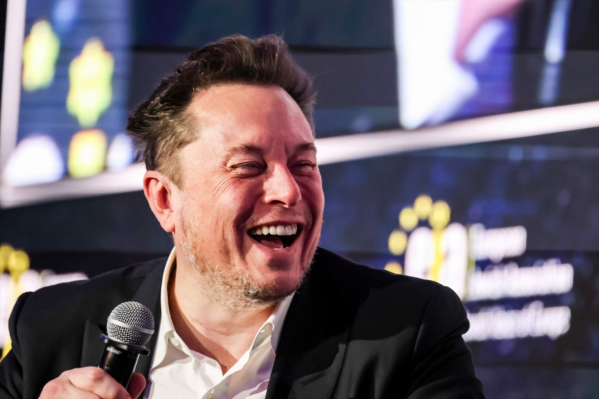 Tesla afronta un desquadrament financer de 1.400 milions de dòlars: on són els diners?