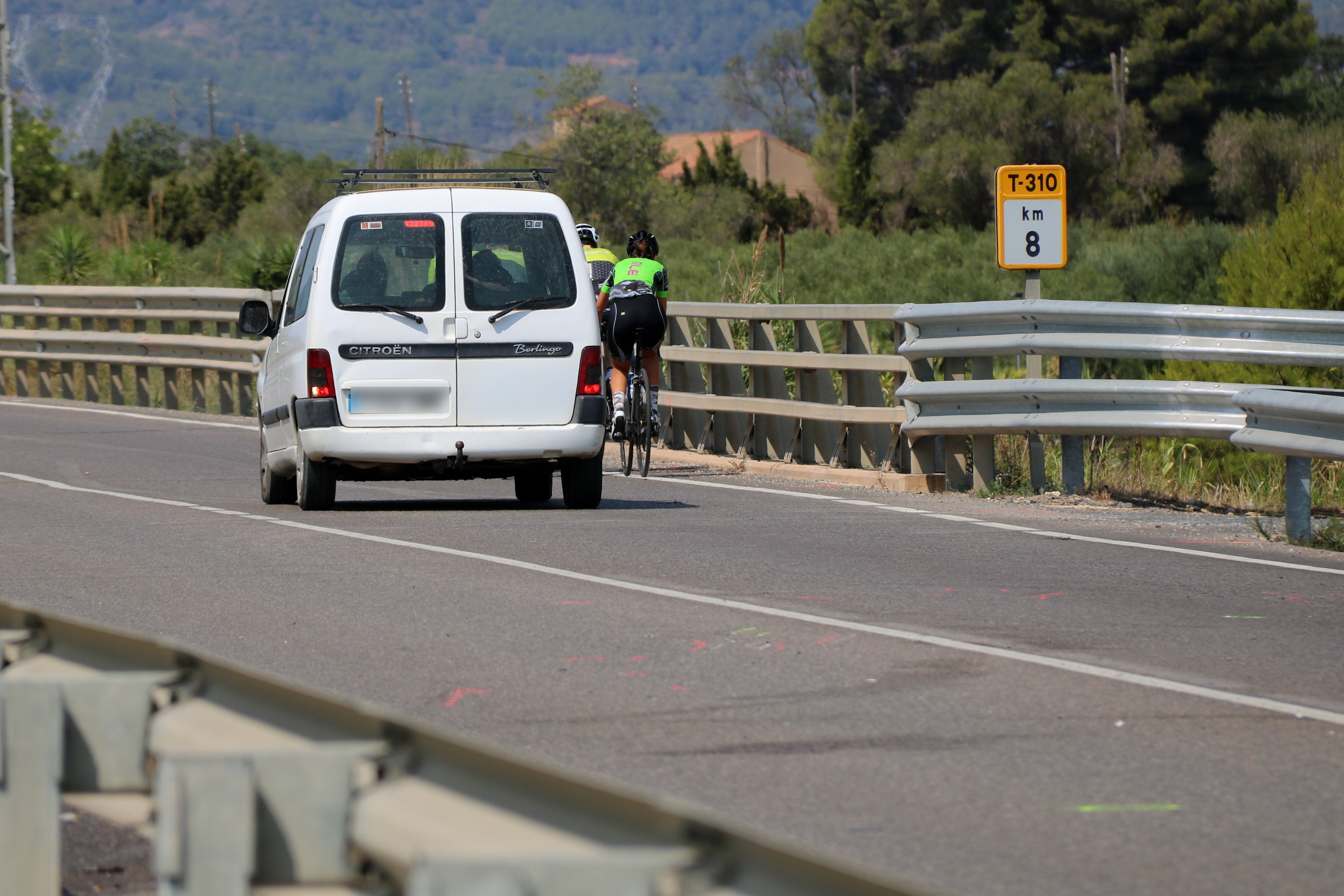 Detingut per homicidi imprudent un jove que ha atropellat mortalment dos ciclistes