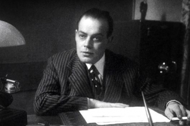 Assassinen el president del FC Barcelona Josep Sunyol i Garriga. Sunyol al seu despatx. Font Arxiu Nacional de Catalunya. Fons Gabriel Casas Galobardes Assassinen el president del FC Barcelona Josep Sunyol i Garriga. Sunyol al seu despatx. Font Arxiu Nacional de Catalunya. Fons Gabriel Casas Galobardes
