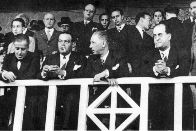 Assassinen el president del F.C. Barcelona Josep Sunyol i Garriga. Els presidents Sunyol i Companys a la llotja de l'estadi de les Corts. Font F.C. Barcelona Assassinen el president del F.C. Barcelona Josep Sunyol i Garriga. Els presidents Sunyol i Companys a la llotja de l'estadi de les Corts. Font F.C. Barcelona