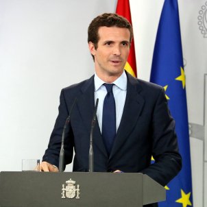 Casado, en la cuerda floja: la jueza considera el máster "un regalo" y eleva el caso al Supremo