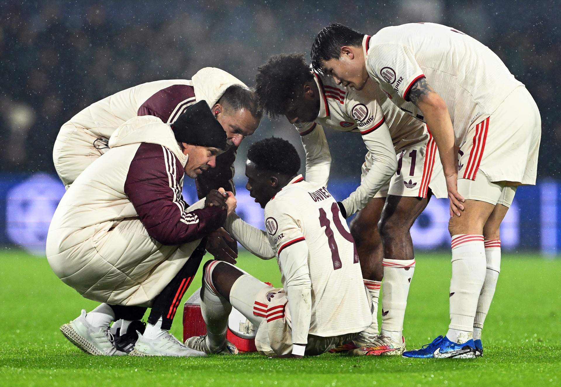 Lesión de Alphonso Davies: qué le pasa, qué lesión tiene y cuánto tiempo estará de baja con el Bayern