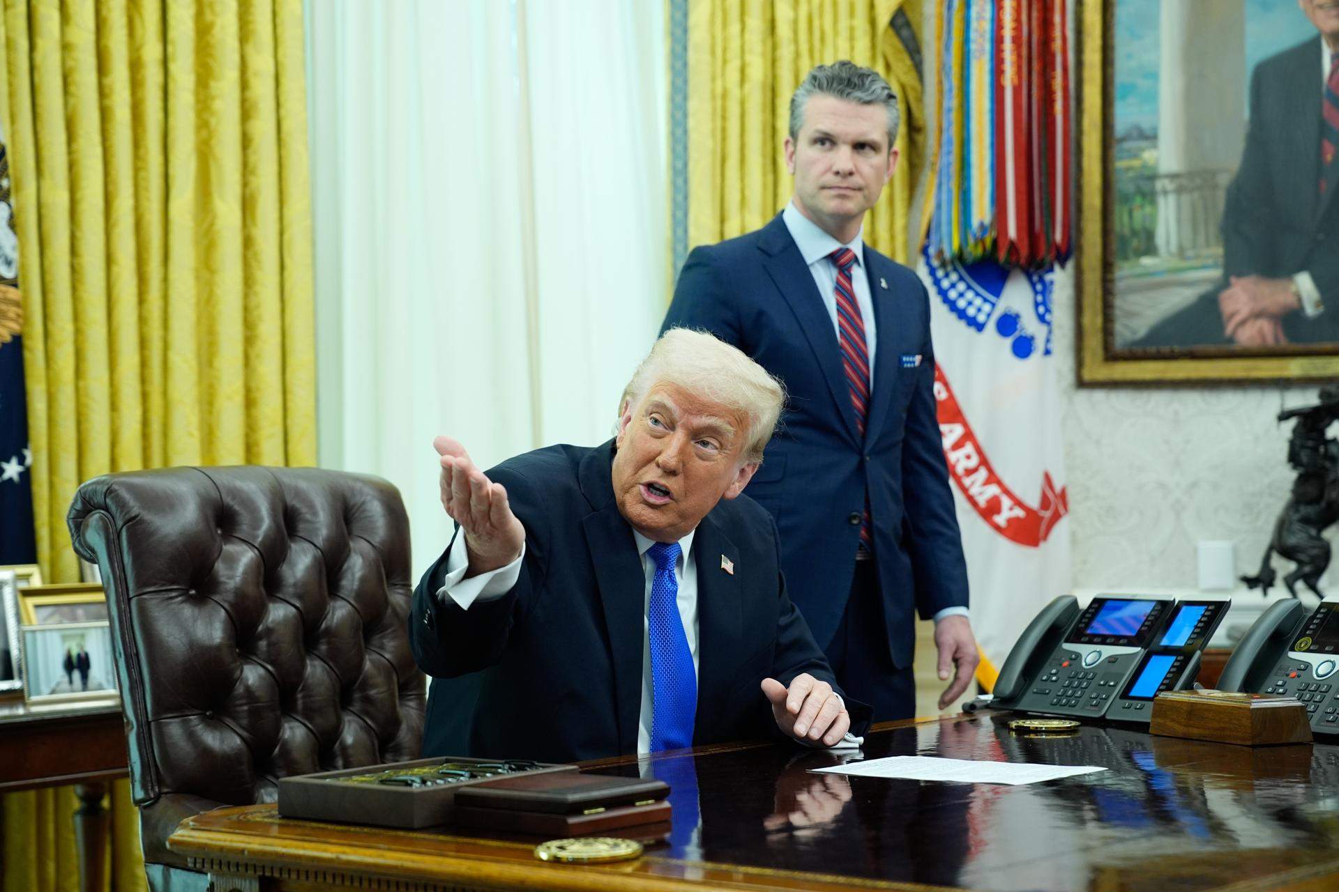 Sale a la luz el contenido íntegro del chat en que la administración Trump habla de los ataques a Yemen