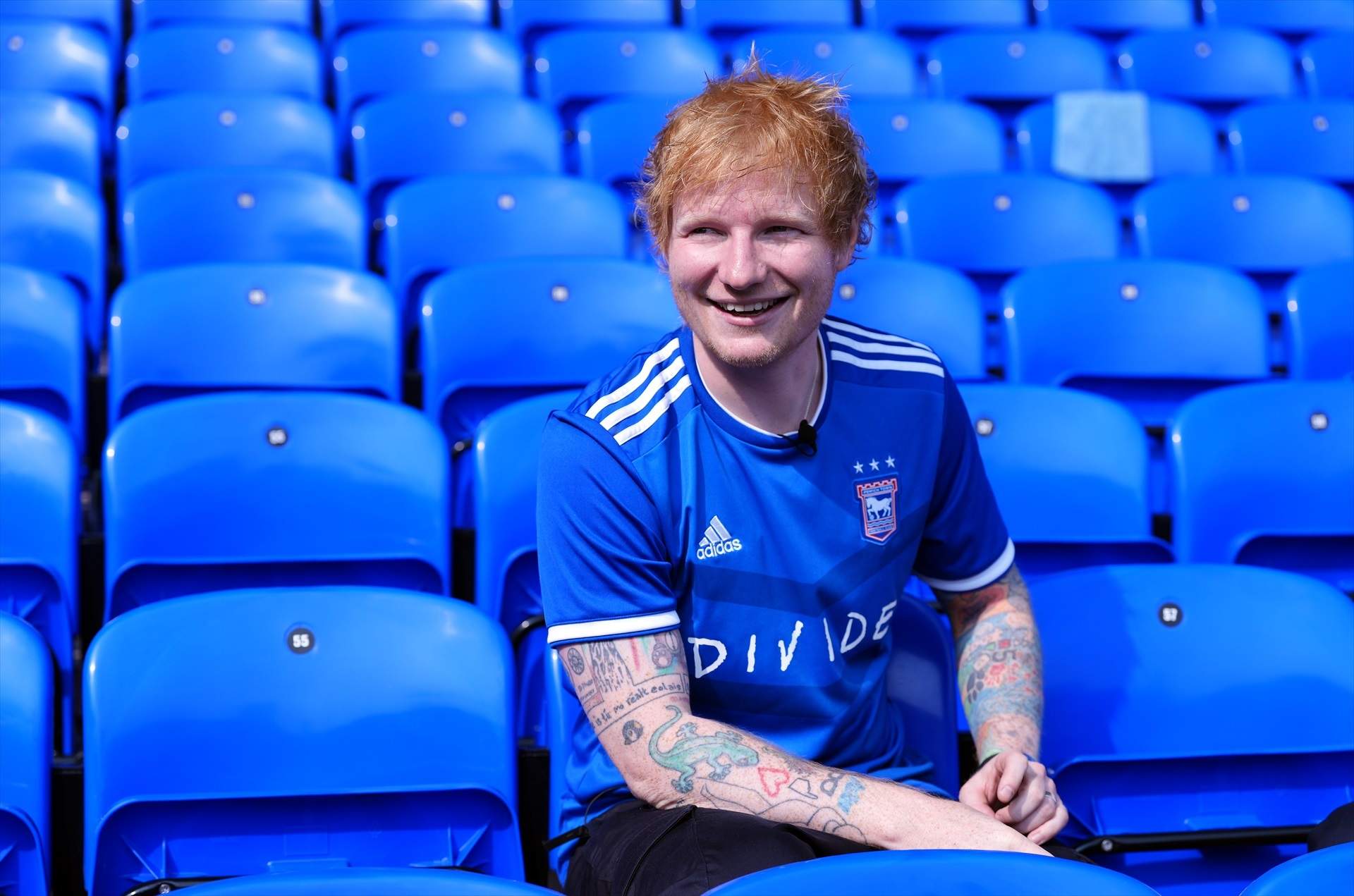 Ed Sheeran es el fichaje estrella del Barça para el Clásico del Santiago Bernabéu