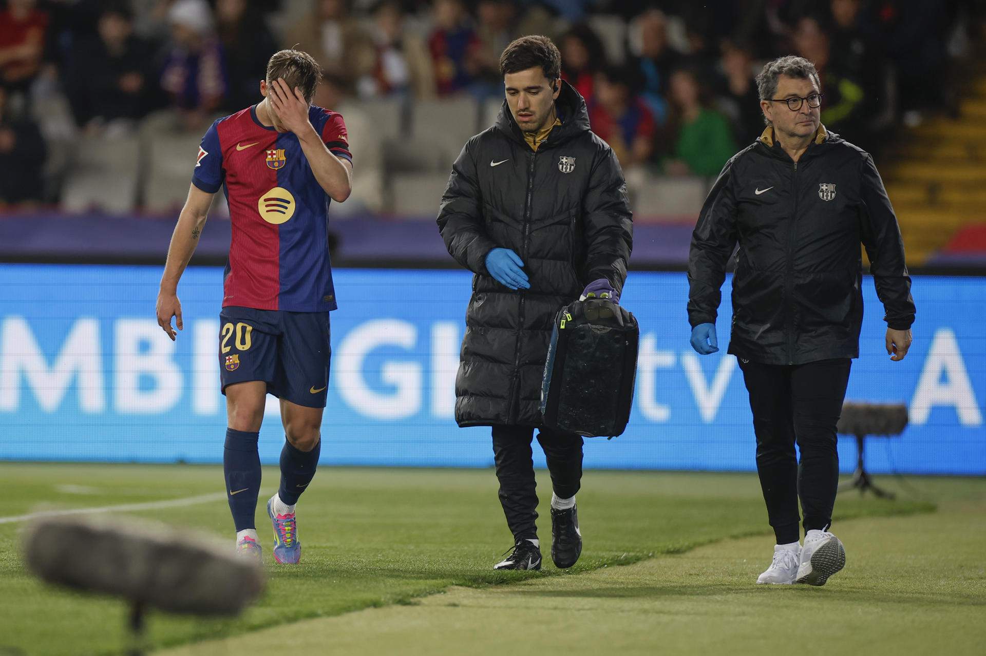 Lesió de Dani Olmo: què li passa, quina lesió té i quant temps estarà de baixa amb el Barça